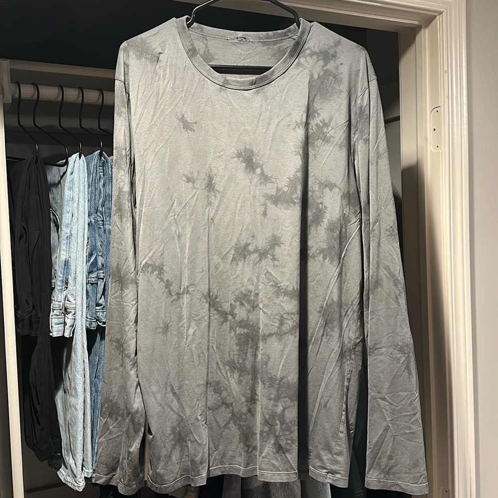 Xl lulu long sleeve shirt